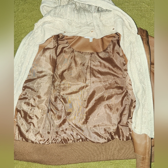 Hooded Jacket - Picture 5 of 16